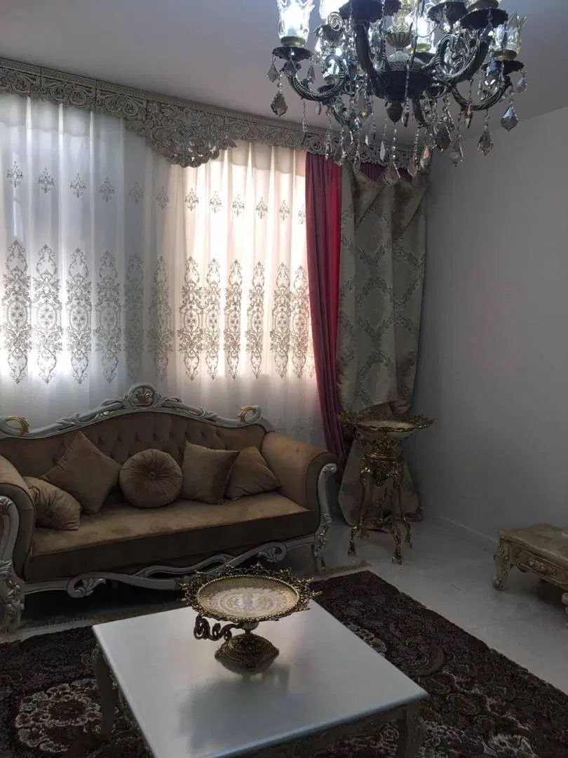 ۷۷متر ۲خواب _ سند دار _ طبقه۱.۵‌ _ شبنم