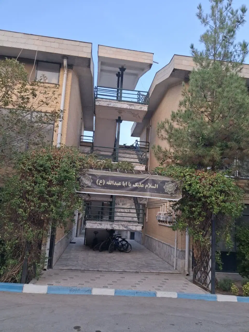 زمین وملک باعرصه زمین۹۰۰۰مترمربع در مشهد مقدس