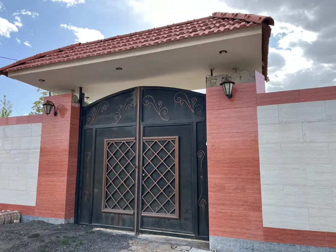 باغ ۱۰۰۰ متری شاهنامه