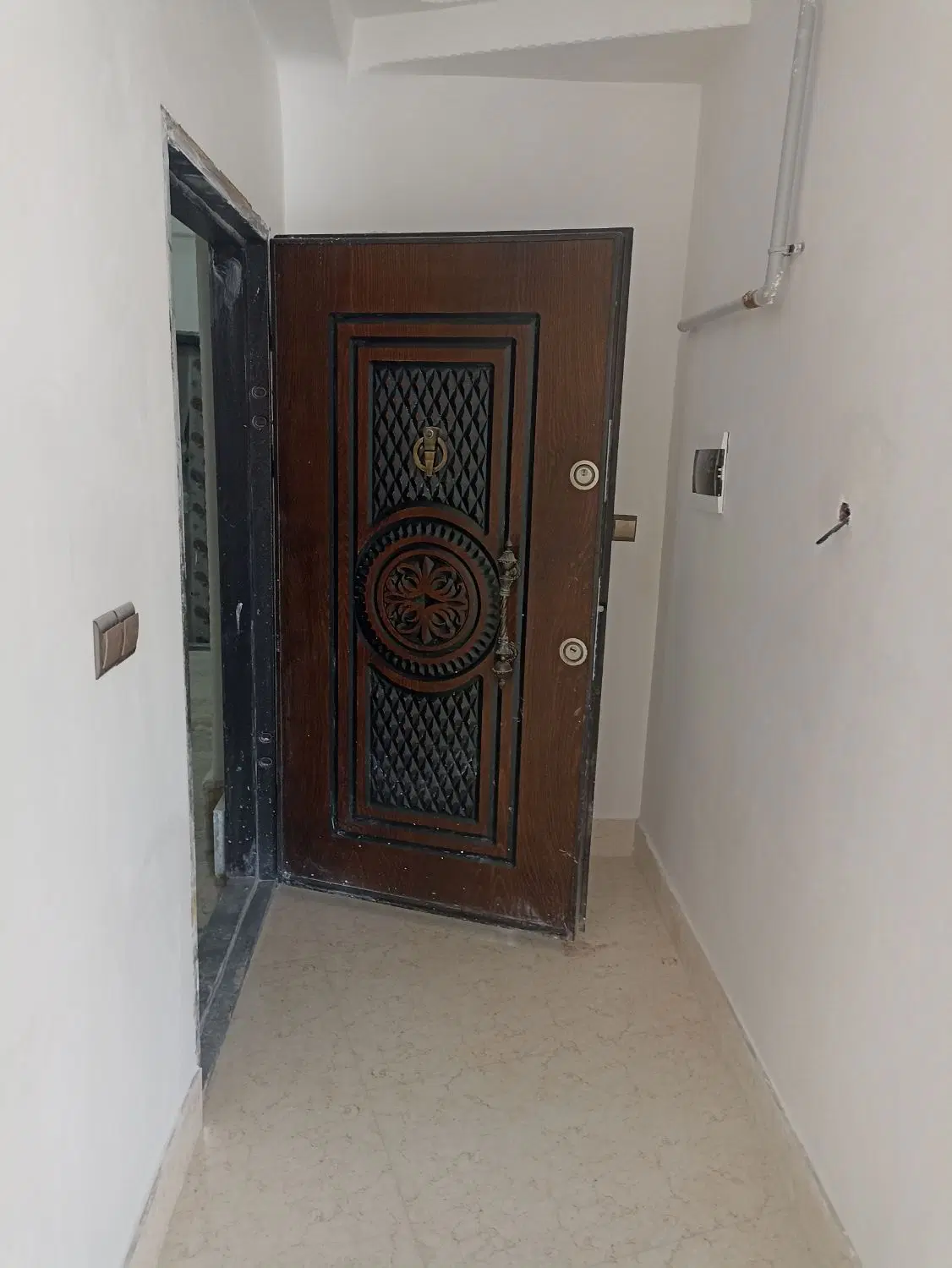 فروش آپارتمان 97متری خشک خیابان ساری نیما.ش4