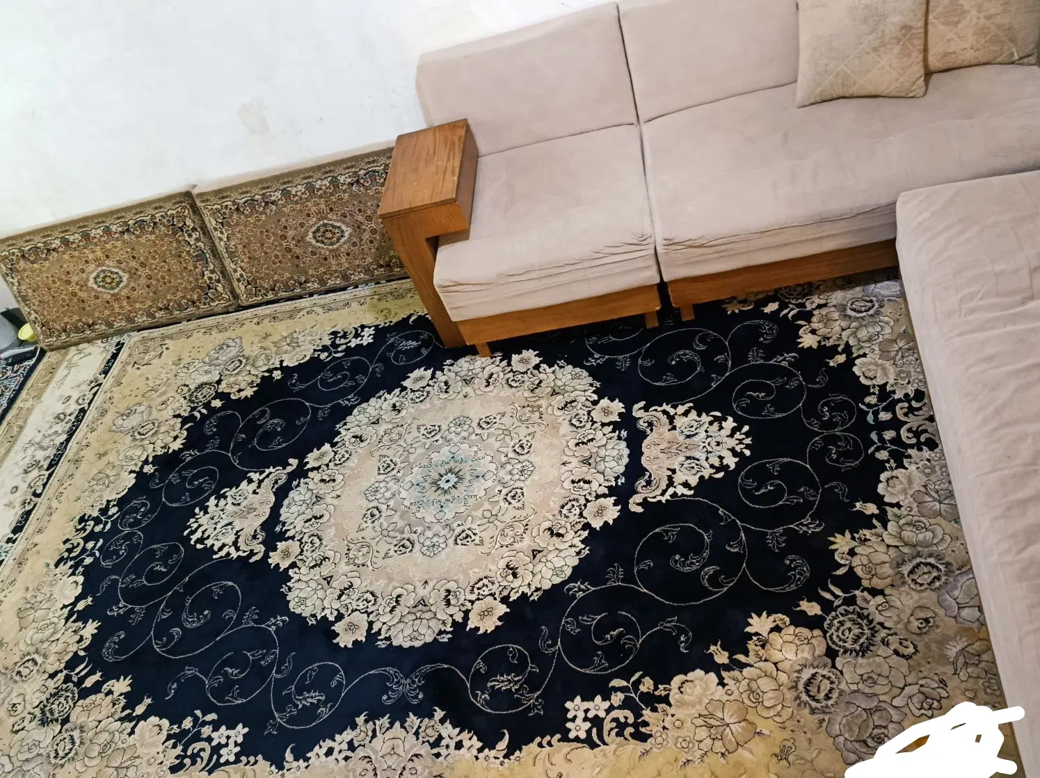 خانه دو طبقه وکیل آقا پشت درمانگاه