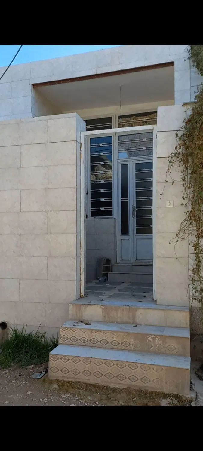 منزل ۶۰ متری در به حیاط