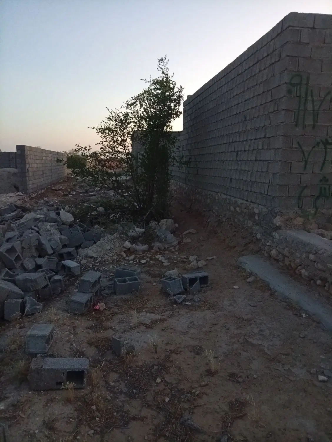 خونه نیمه کاره