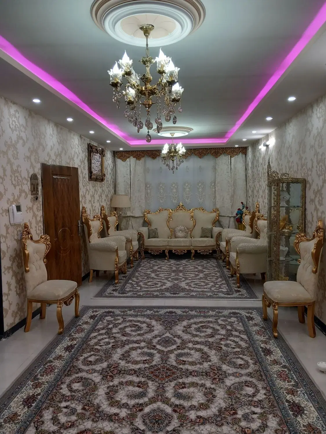 خانه ویلایی سه طبقه سند شیش دانگ