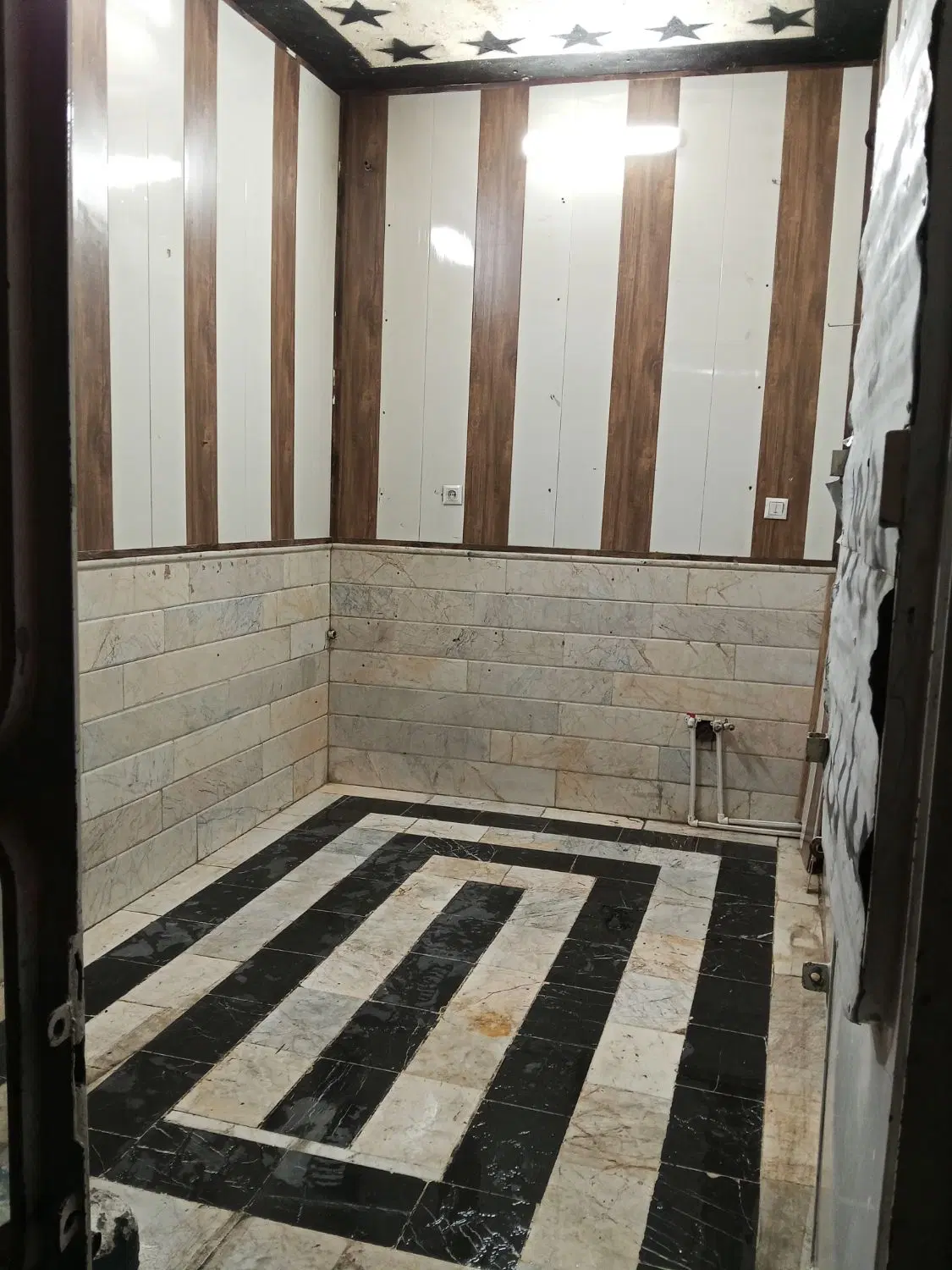 مغازشیخ اباد بهر ۱۶متری