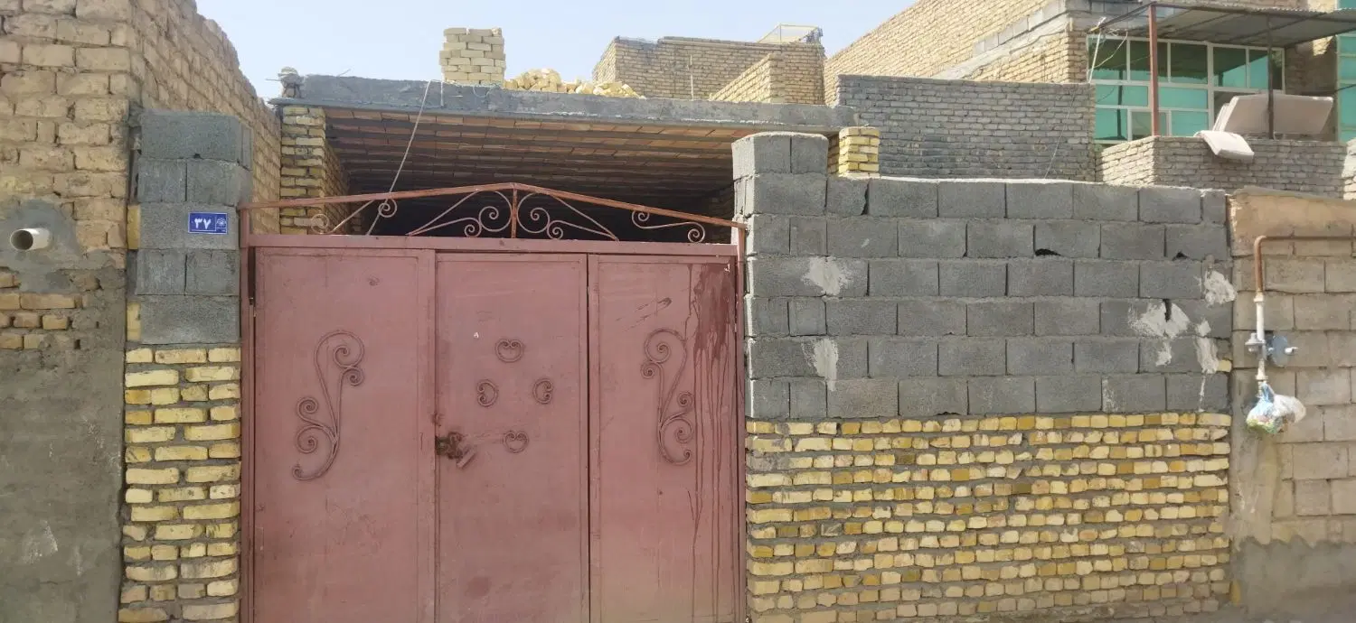 زمین تقریباً نیم ساز آرامگاه فردوسی