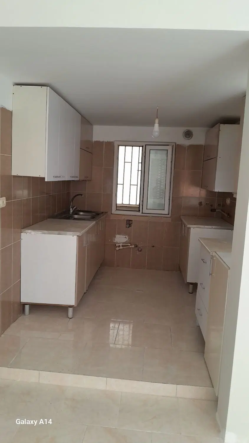 آپارتمان پروژه ازرنگ با پارکینگ انباری سندی