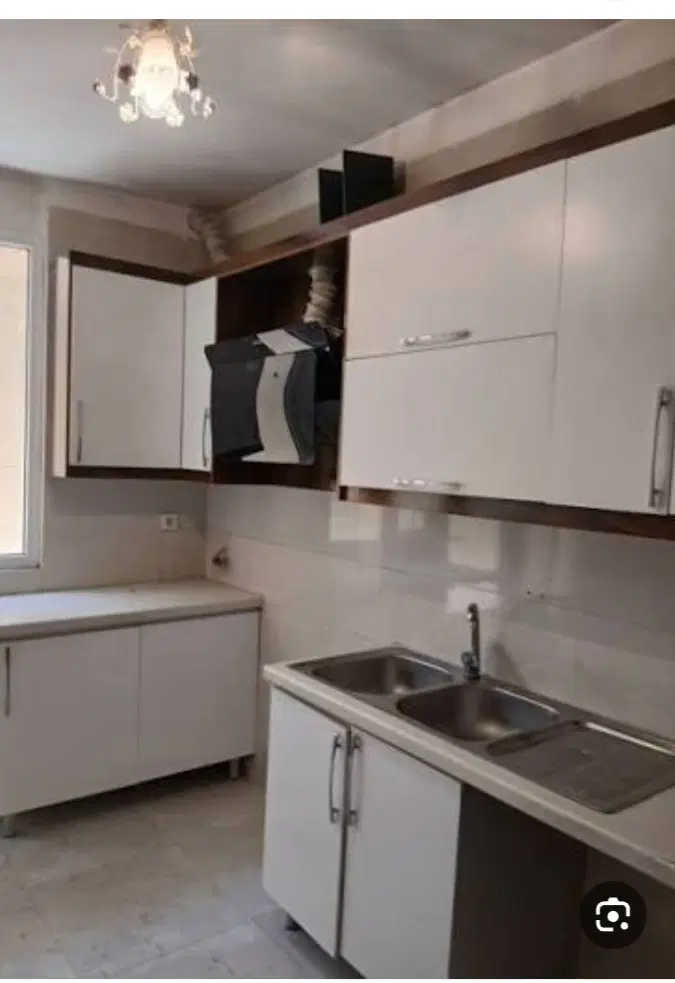 واحد همکف در عباس
