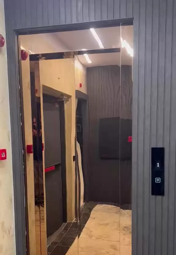 ۱۳۳متربالکن بزرگ لوکس بهترین جای طالقانی اول کوچه