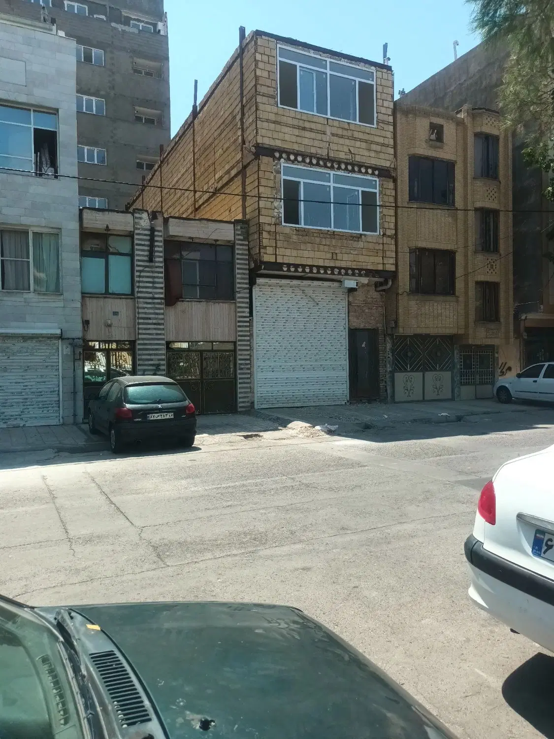 هوایی دو طبقه سوم و چهارم  با آسانسور