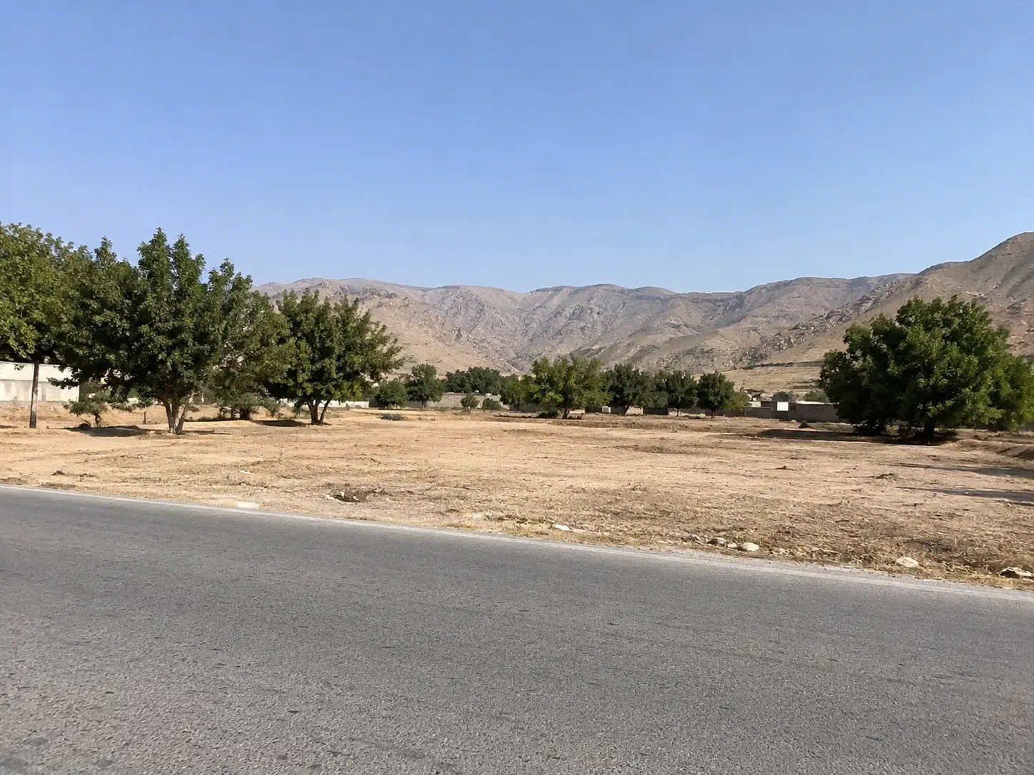 زمین تجاری صدرا با مجوز سوپری و باغ‌رستوران