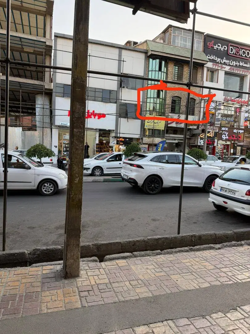 واحد اداری مسکونی بر بلوار میرزایی پرور تابلو خور