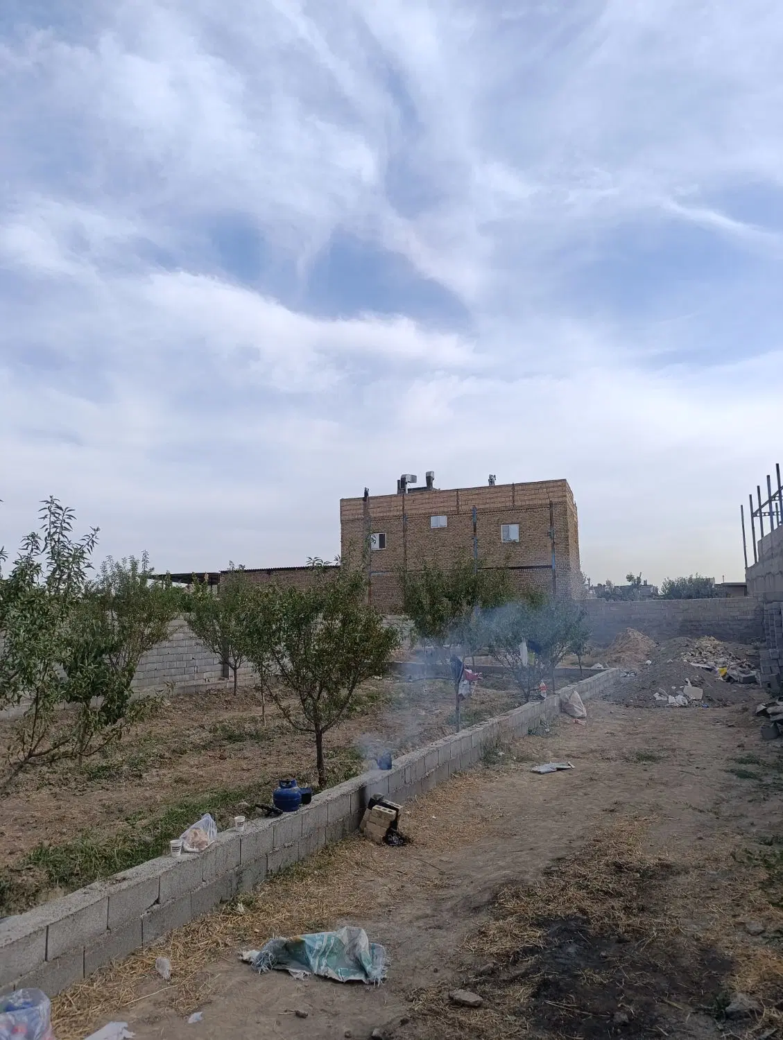 باغ دور دیوار.استخر توس ۱۱۷