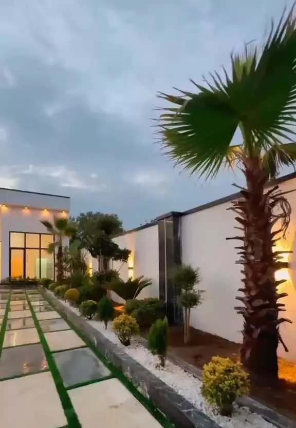 ویلا ۳۵۰ متر ۱۲۰ بنا سرخاب کرج