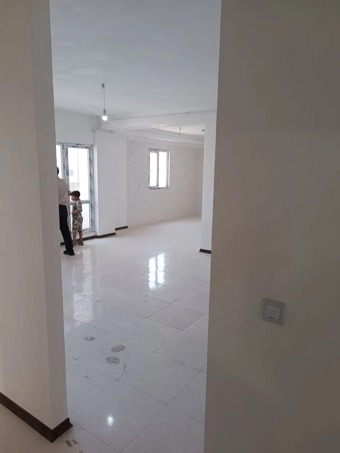 M1 به متراژ 122 متر سه خواب نپش درجه یک