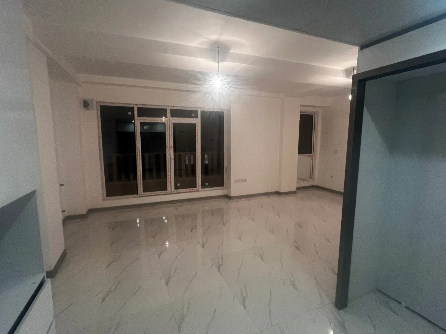 آپارتمان ۸۵ متری شهرک پرواز