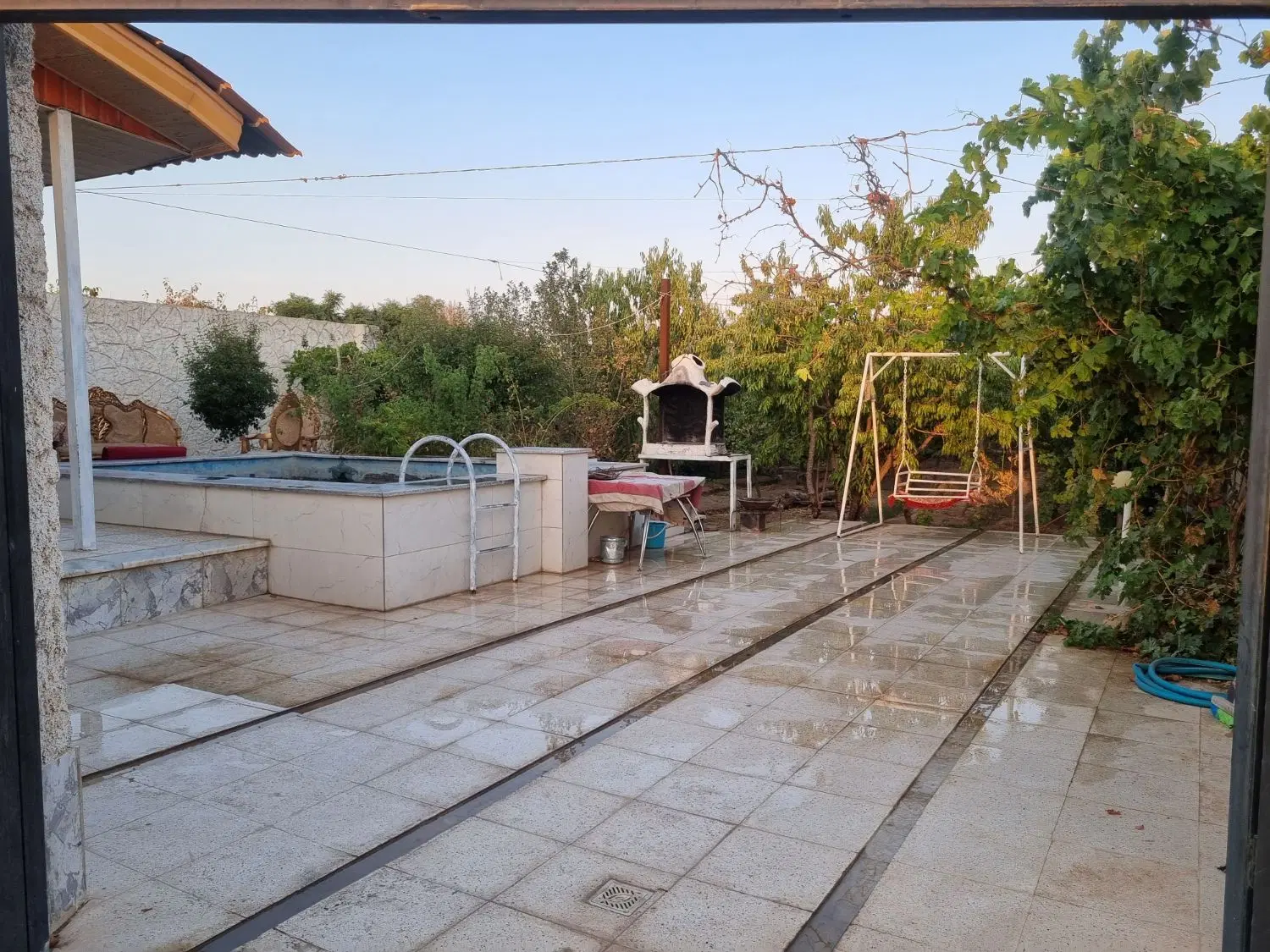 باغ در گلدشت قلعه سفید