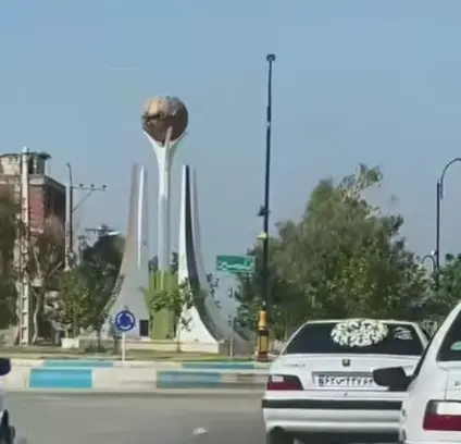 یک عدد باب جا مغازه میدان امام حسین عنبراباد