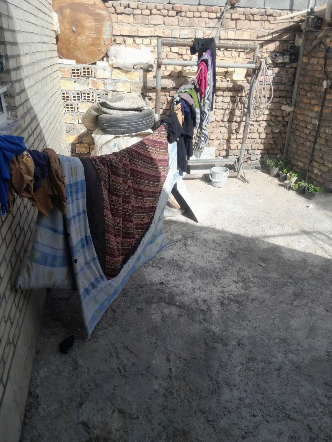 چهار دیواری ۲۵۰متری،نزدیک صنوف آلاینده