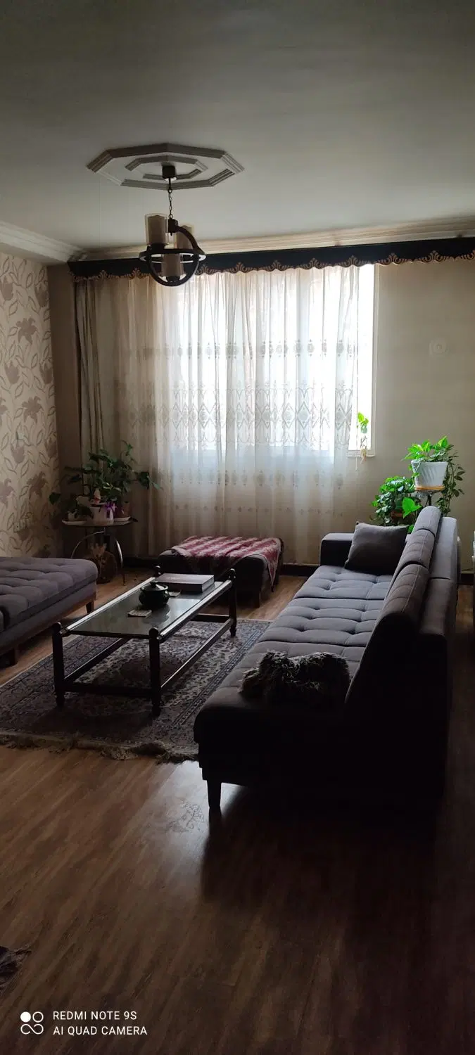 آپارتمان ۸۰ متری  شمال بلوار ارم  مقابل باغ سیب