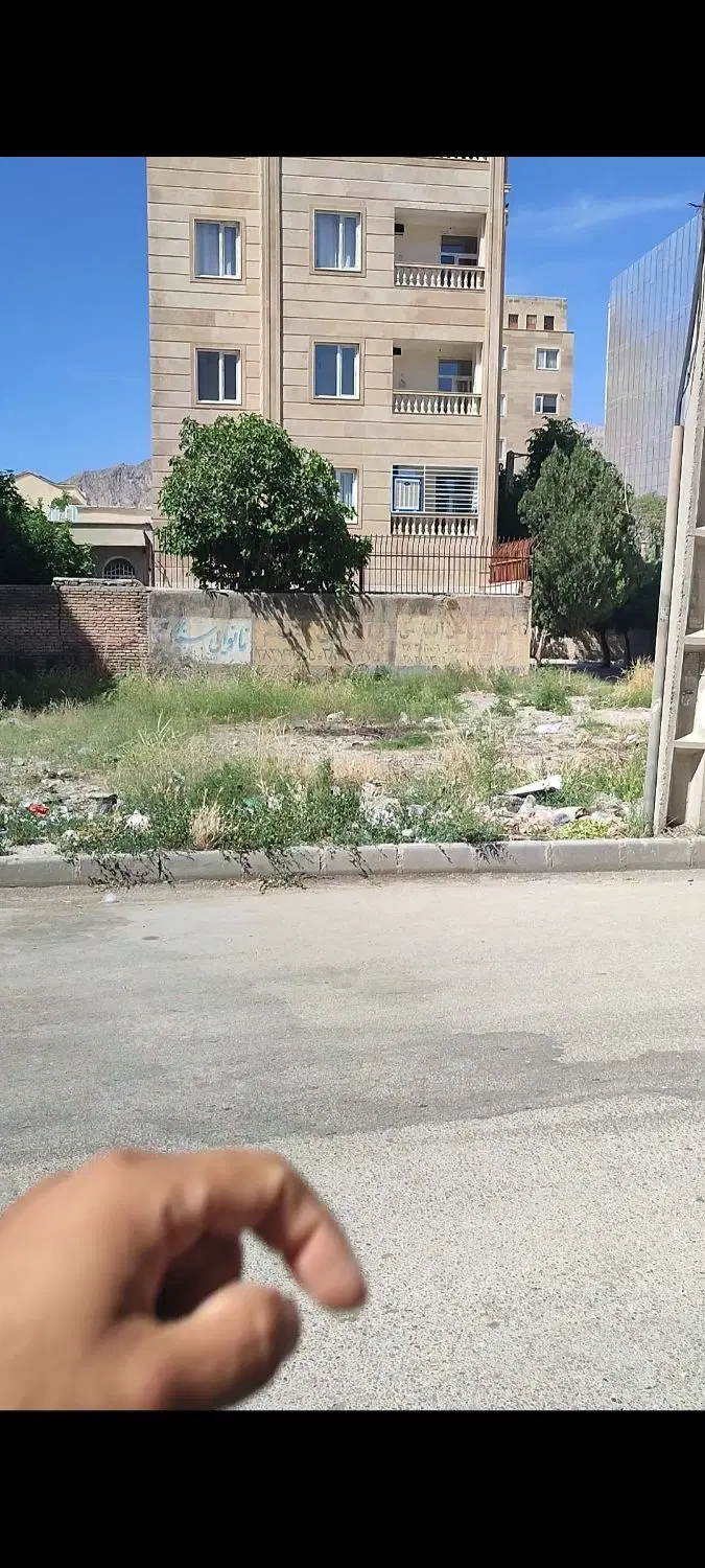 زمین دوبر خیابان رشادت بر 18متری