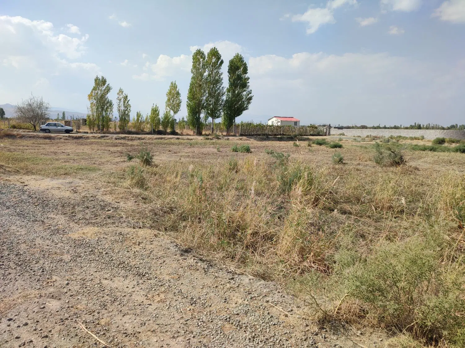 ۲۲۰۰ متر زمین کشاورزی یا غیره...