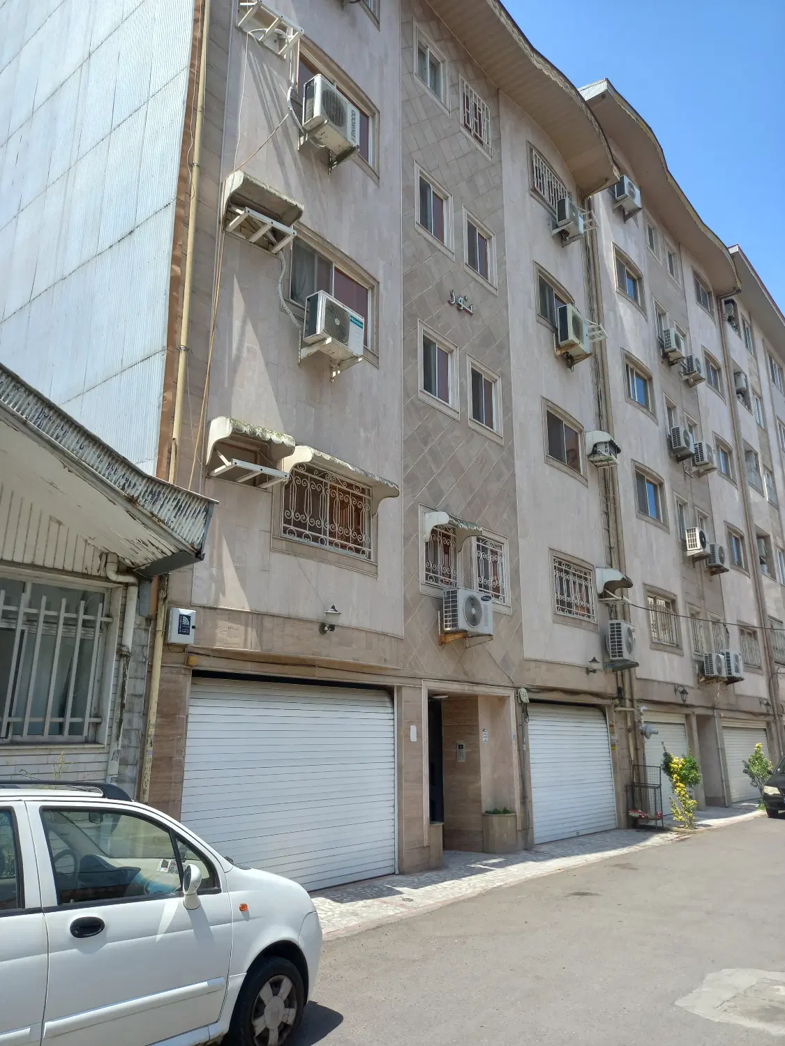 رهن منزل مسکونی سی و یک دستگاه مستشاری