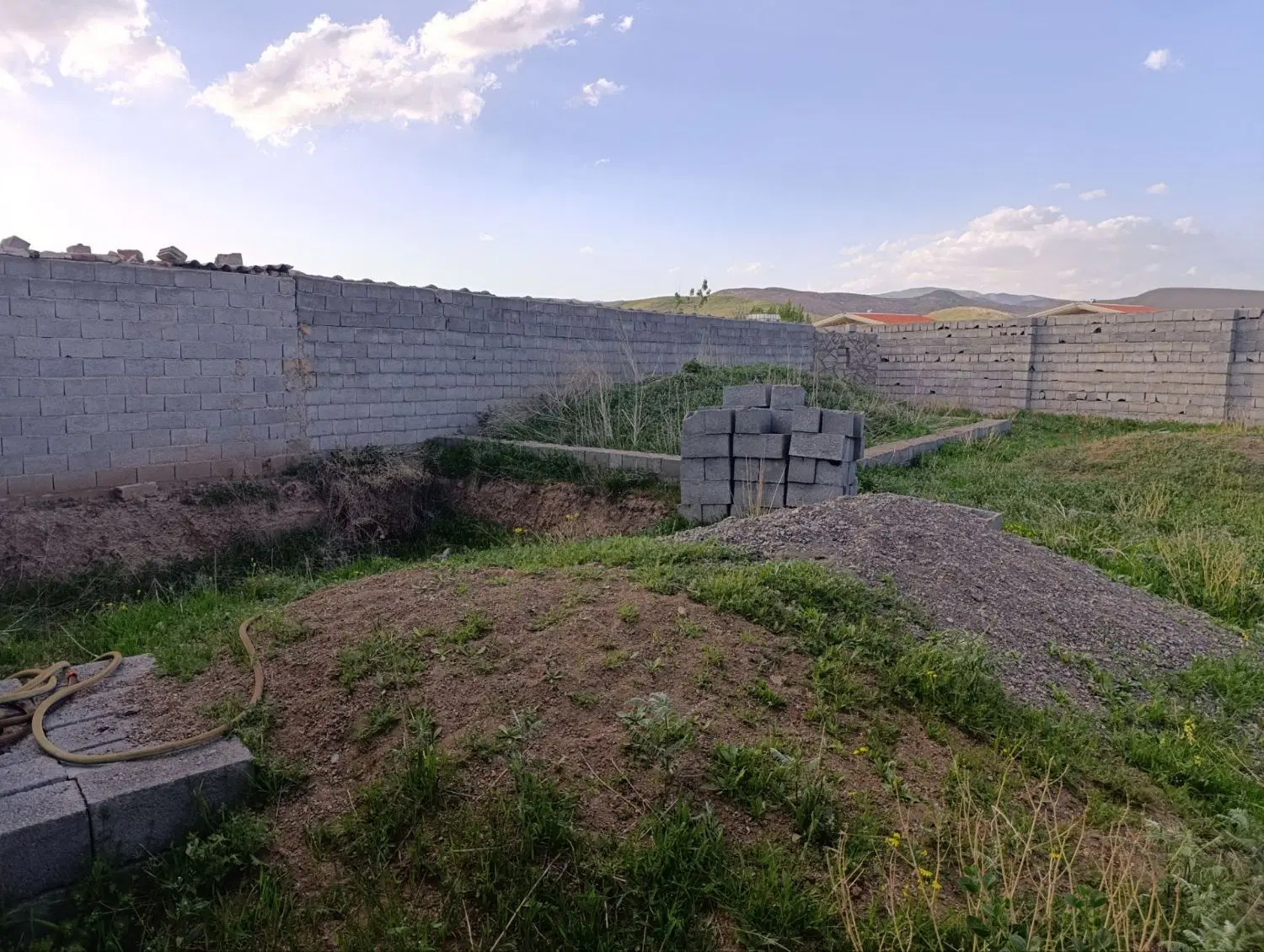 زمین ویلایی با حصار در صوفیان