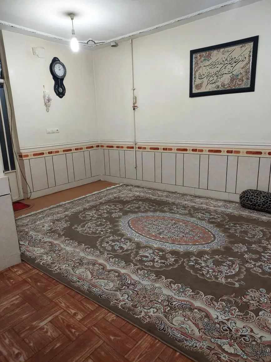 خانه طبقه بالا پارک ماشین