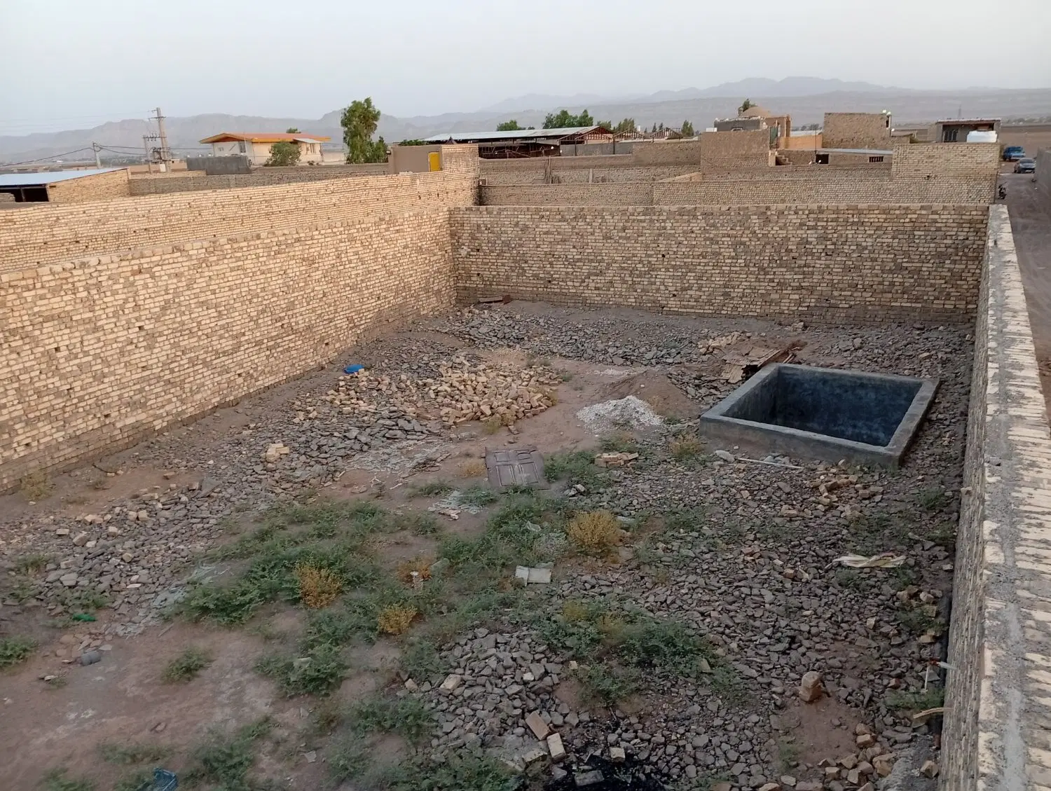 زمین چهار دیواری جنت اباد