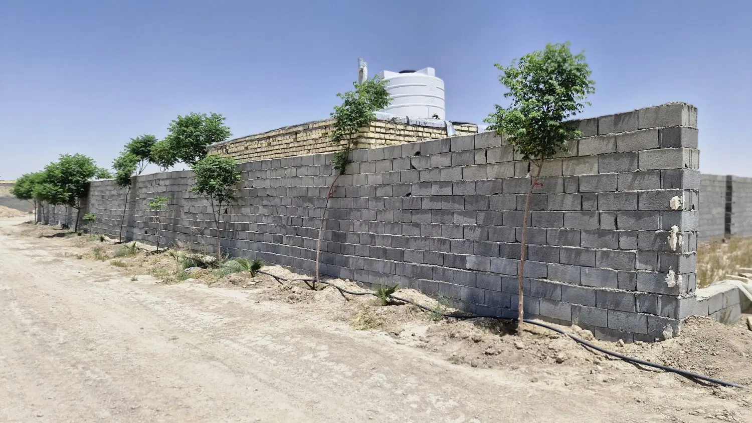 چهار دیواری باغی براآن شمالی با آب و برق