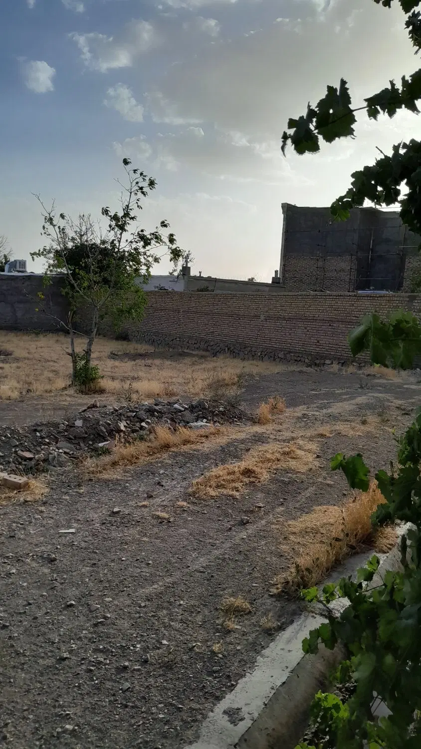 ۳۰۰ متر زمین جاده بوژان