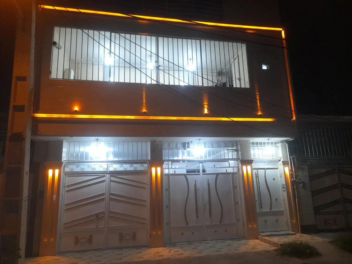 فروش منزل مسکونی دو طبقه کوی امیر