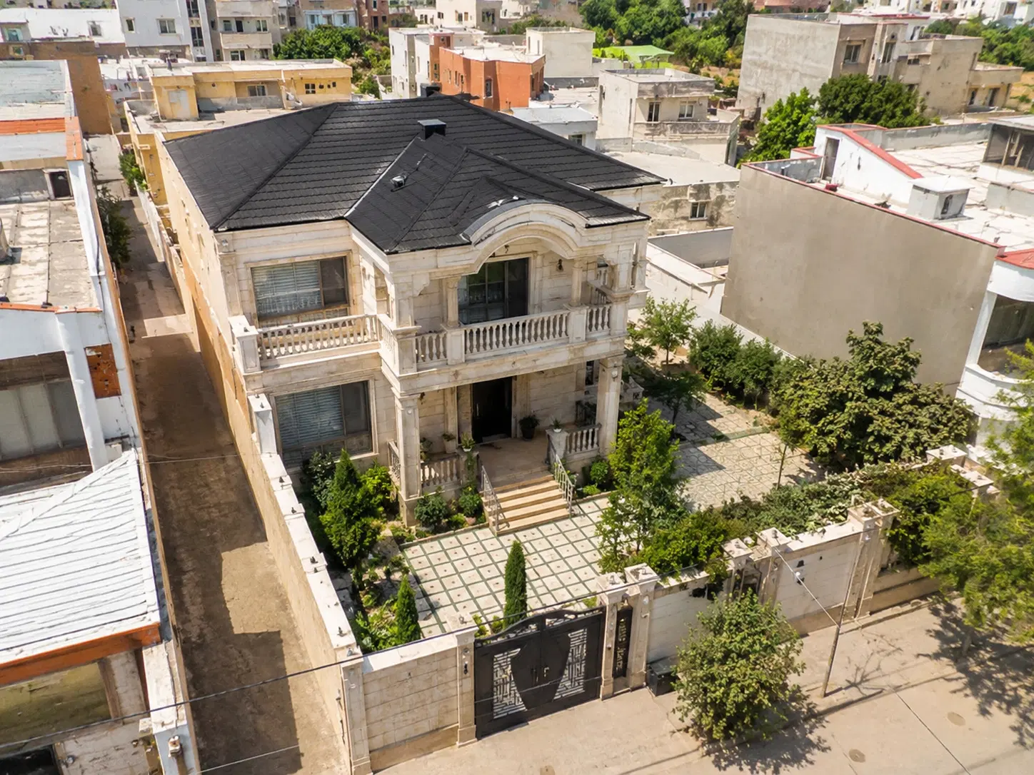 ویلایی ۲۰۰متری قابل سکونت