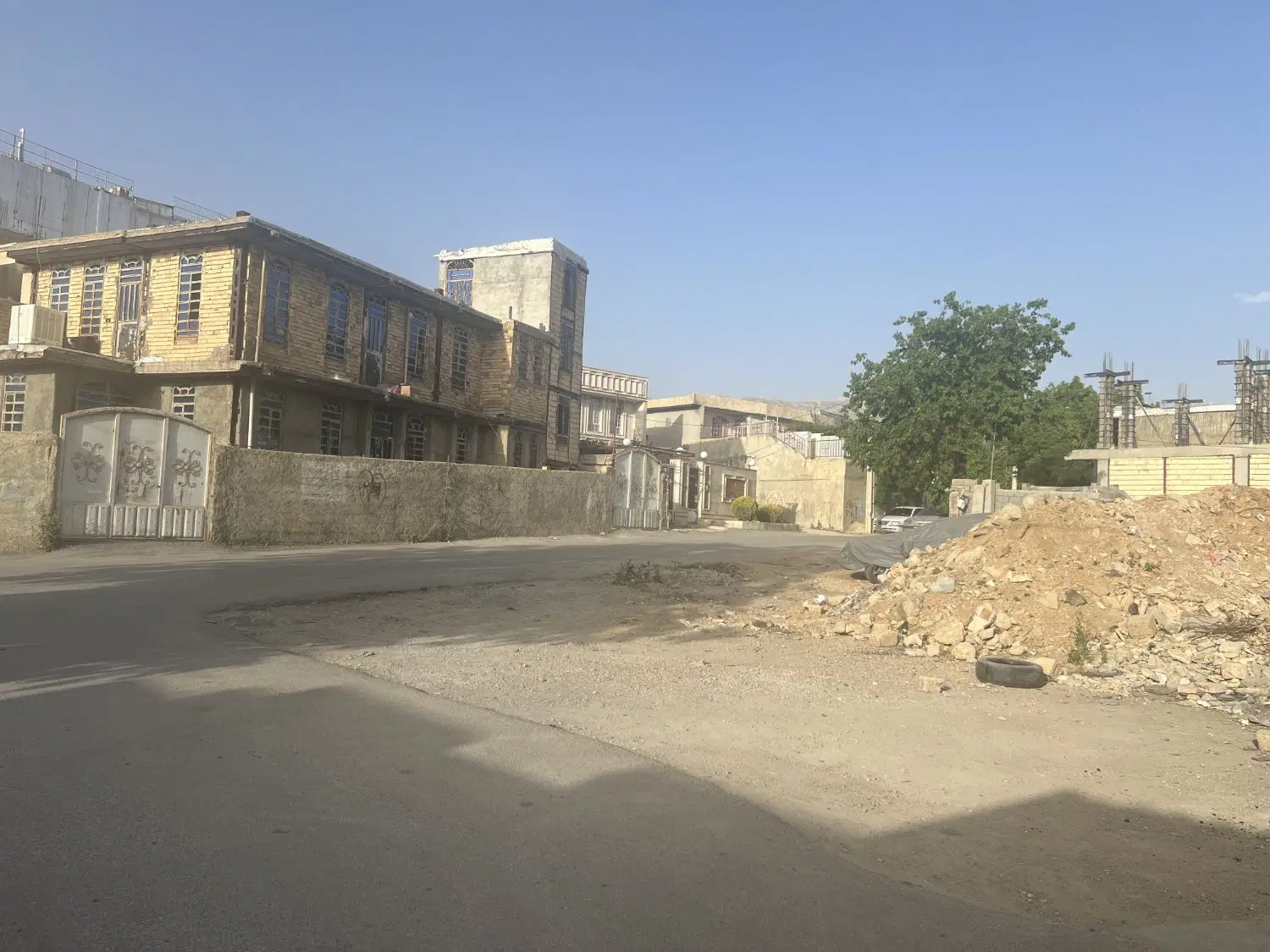 زمین خیابان تختی