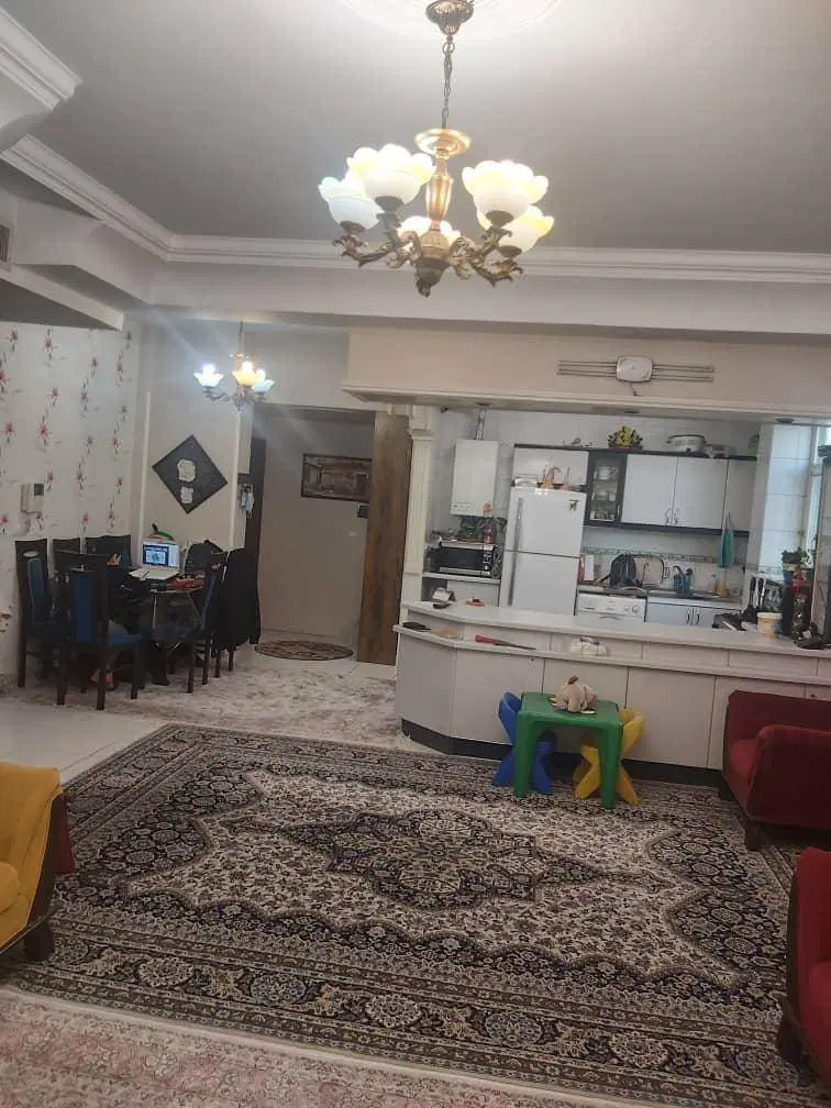 ۹۰ متری، فول امکانات، خوش نقشه