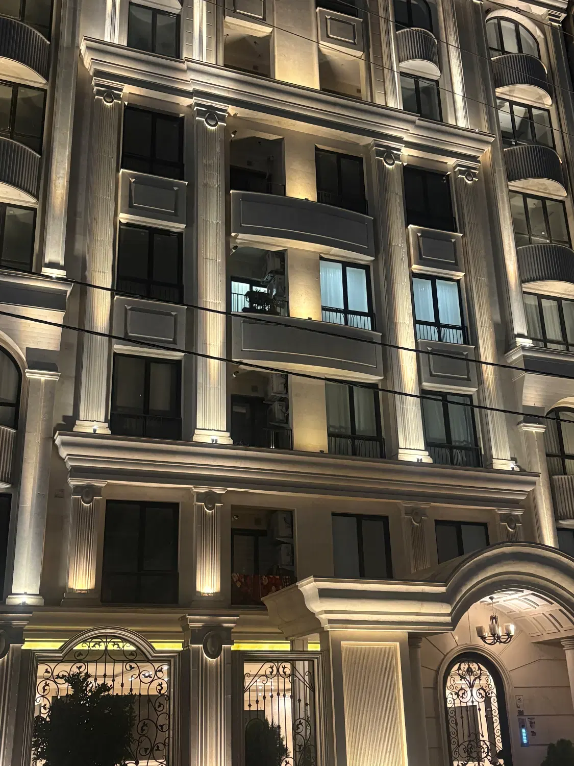 ۲۰۵ متر مدرن