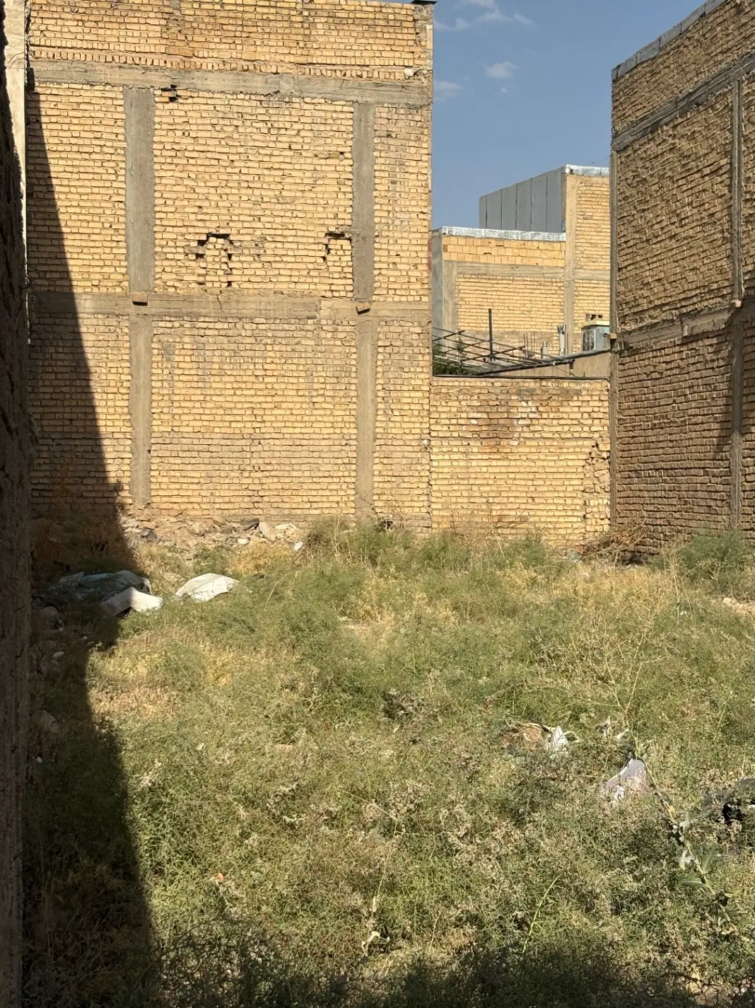پلاکی مسکونی واقع در شهرک قصرقمشه