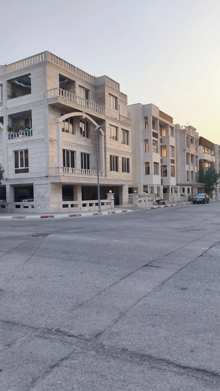 نوبنیاد1_دو نبش_رو به نما کامل_امید میرزایی