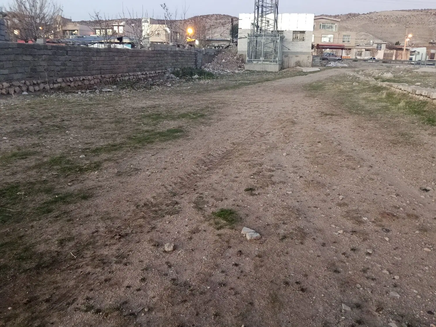 فروش زمین تجاری مسکونی.