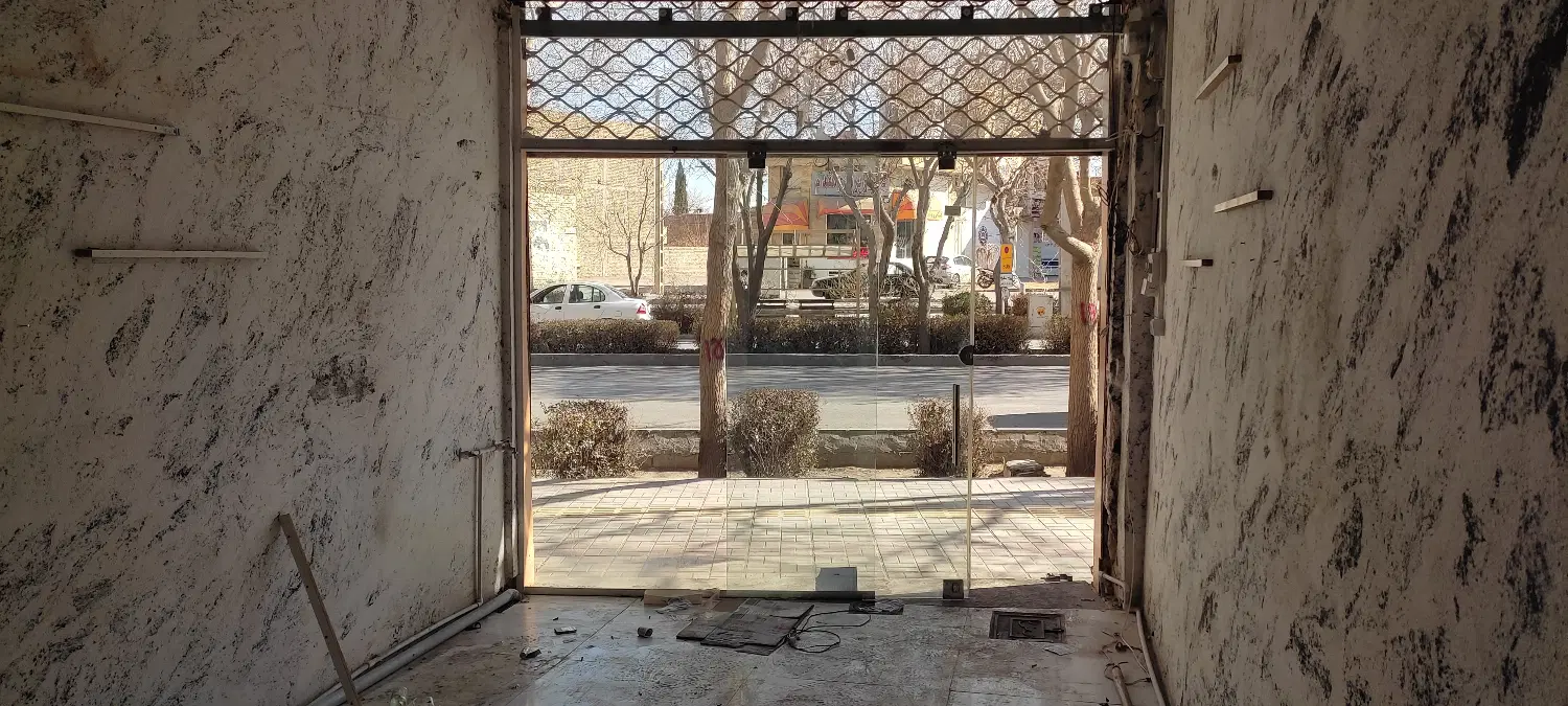 ۲۳ متر تجاری بر ورودی خانه اصفهان