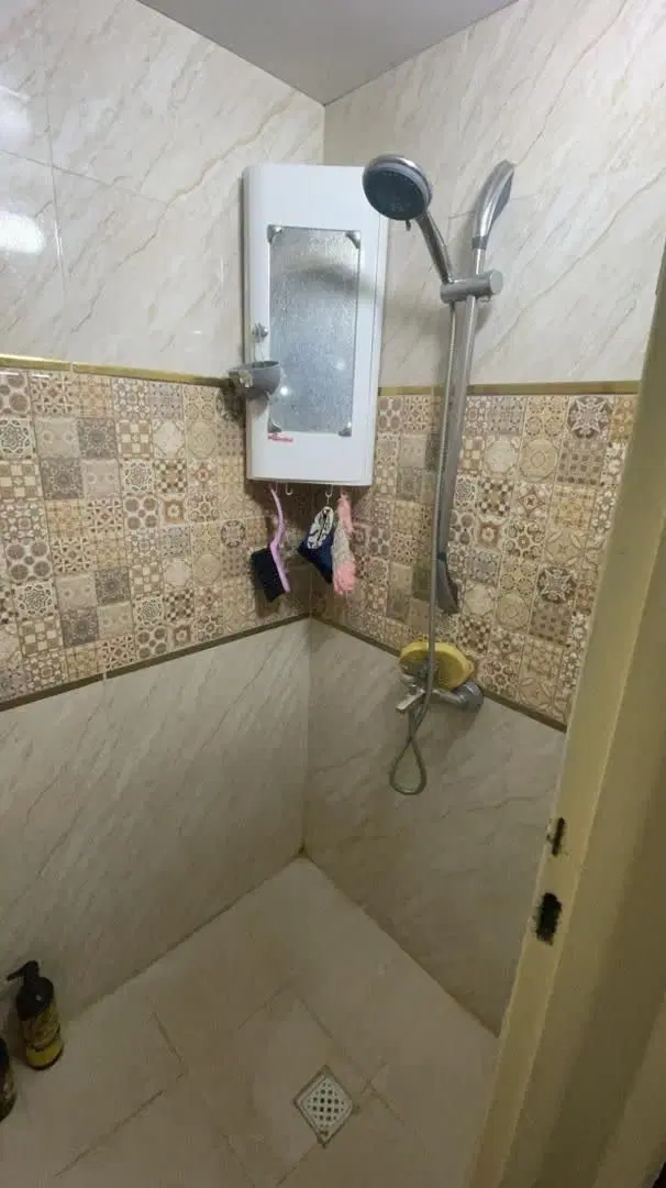 72 متر زمین در ۴ طبقه  یکجا فروشی خیابان بابک