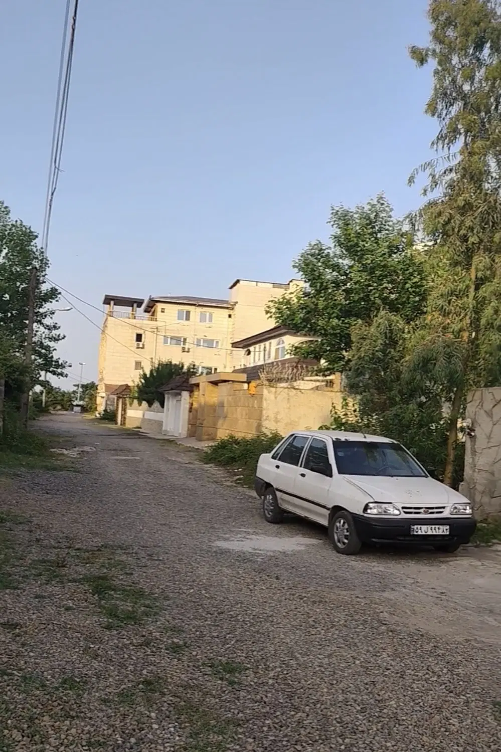 ۳۰۷ متر ،کاربری مسکونی با پروانه صد متری دریا