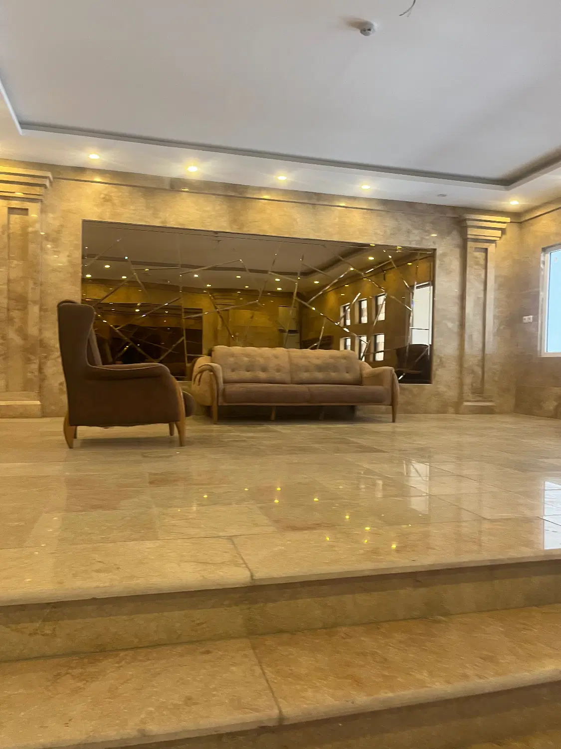 اپارتمان صفر میدان مجیدیه