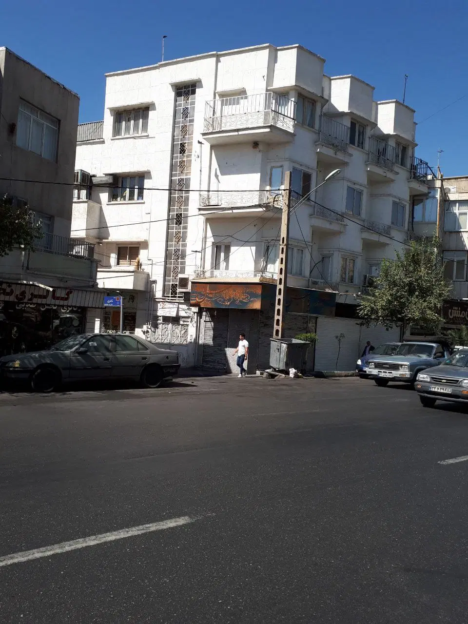 آپارتمان ۱۰۰ متری سه خوابه خیابان آذربایجان