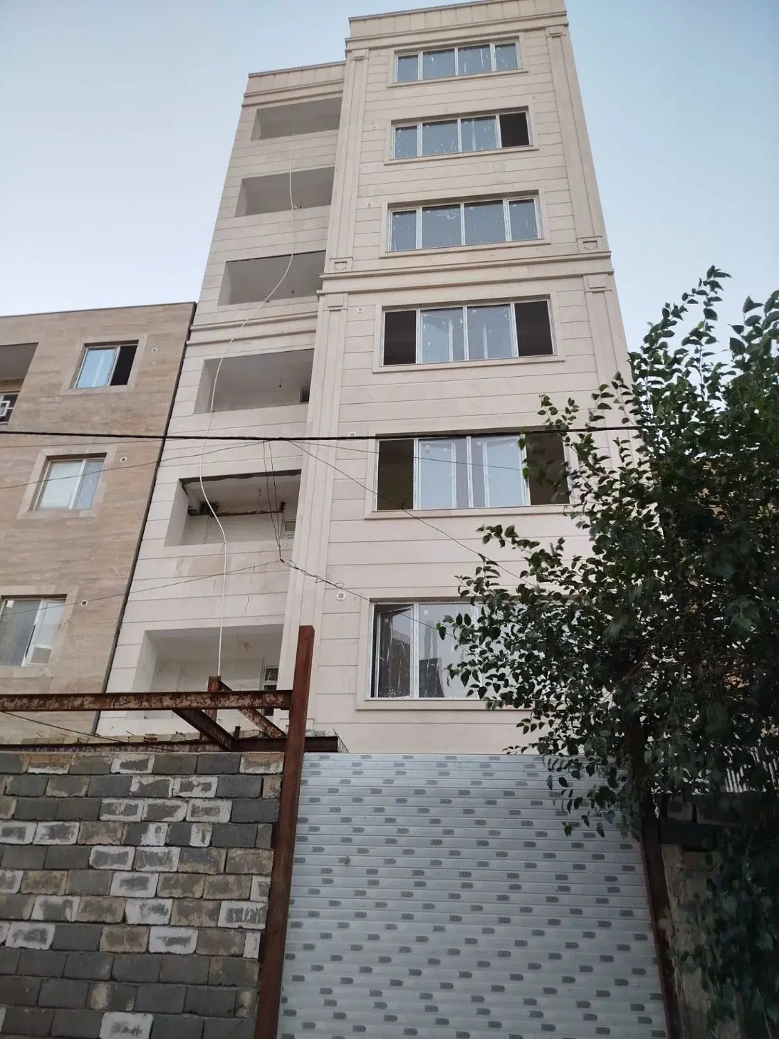 واحد پردیس. ۱۲۵ متری خشک