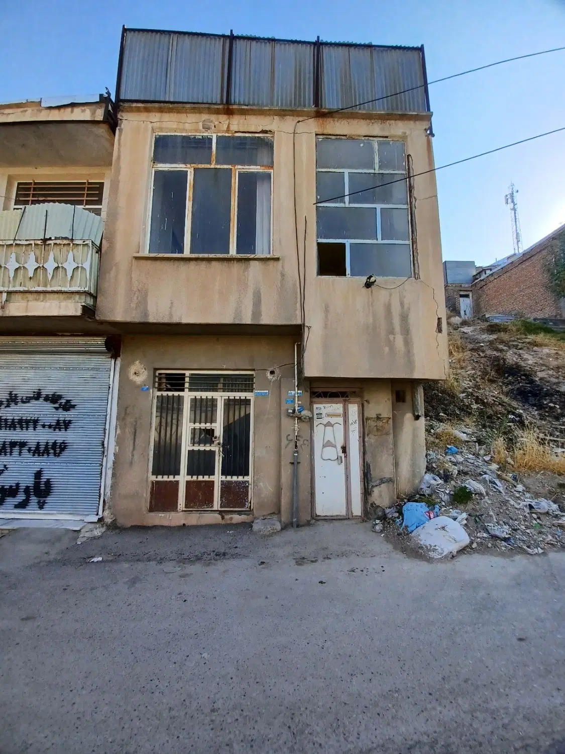ملک تجاری ده‌مجنون