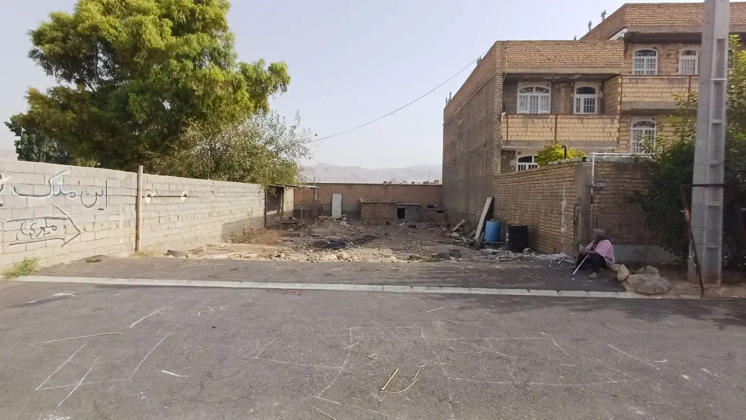 زمین ملکی مسکونی با مجوز شهرداری