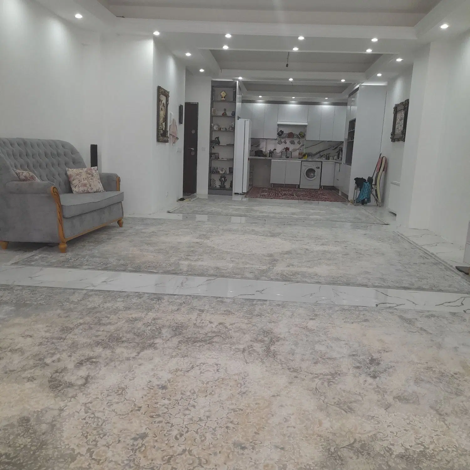 فروش واحد ۱۳۰ متری نوساز