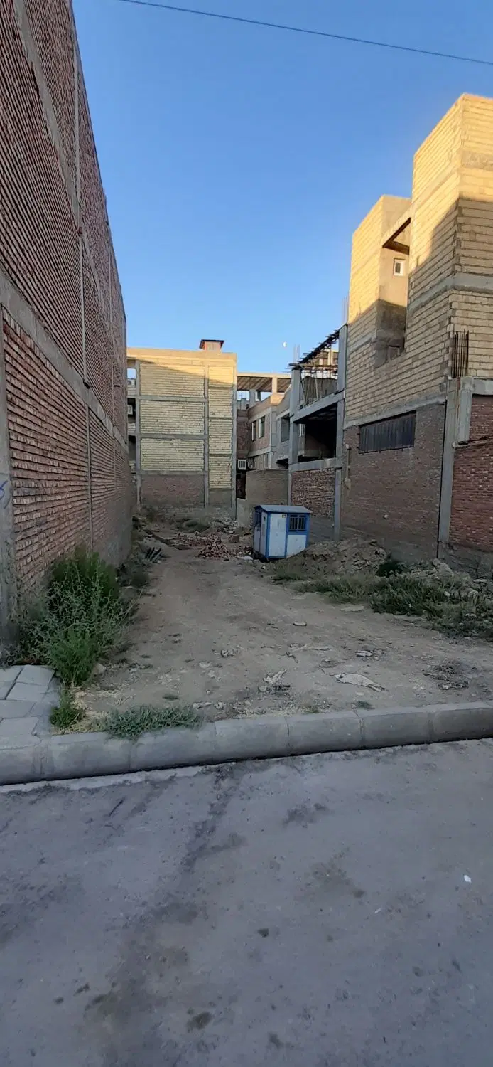 زمین مسکونی.کوچه ۱۰ متری آسفالت شده